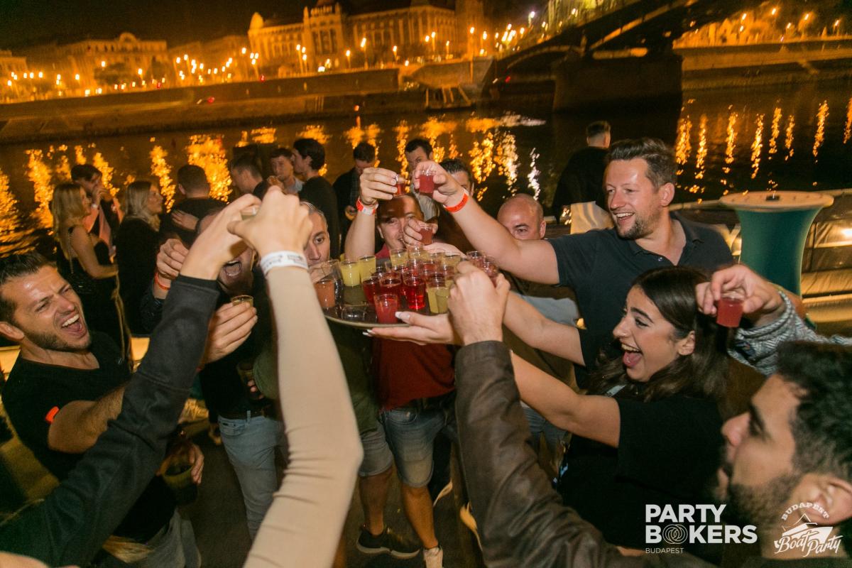 danube-beat-boat-party.jpg