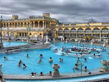 The Hive Party Hostel Széchenyi Thermal Bath