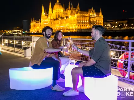 The Hive Party Hostel Prosecco Boat